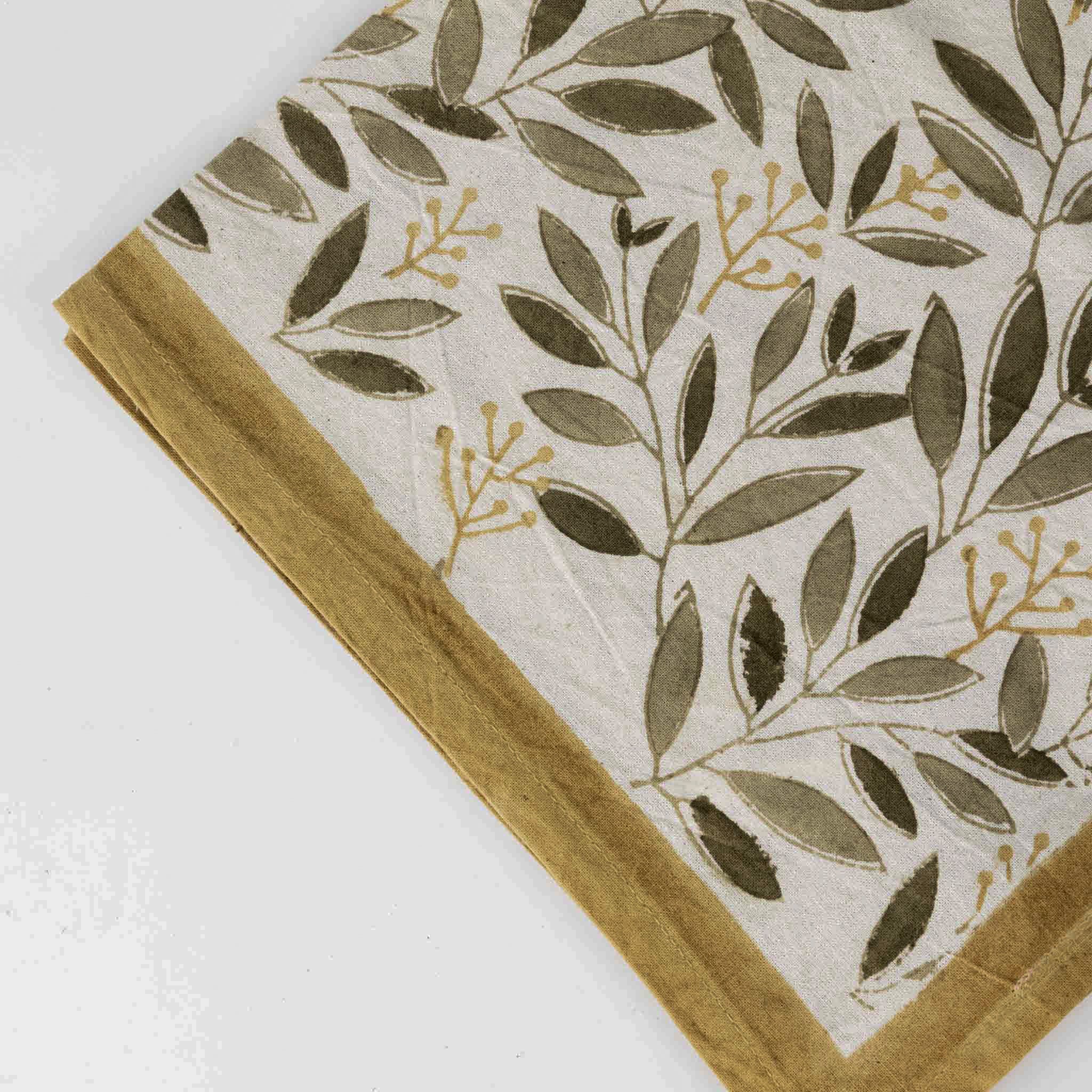 Elegant table setting with luxury handmade cloth napkins for parties