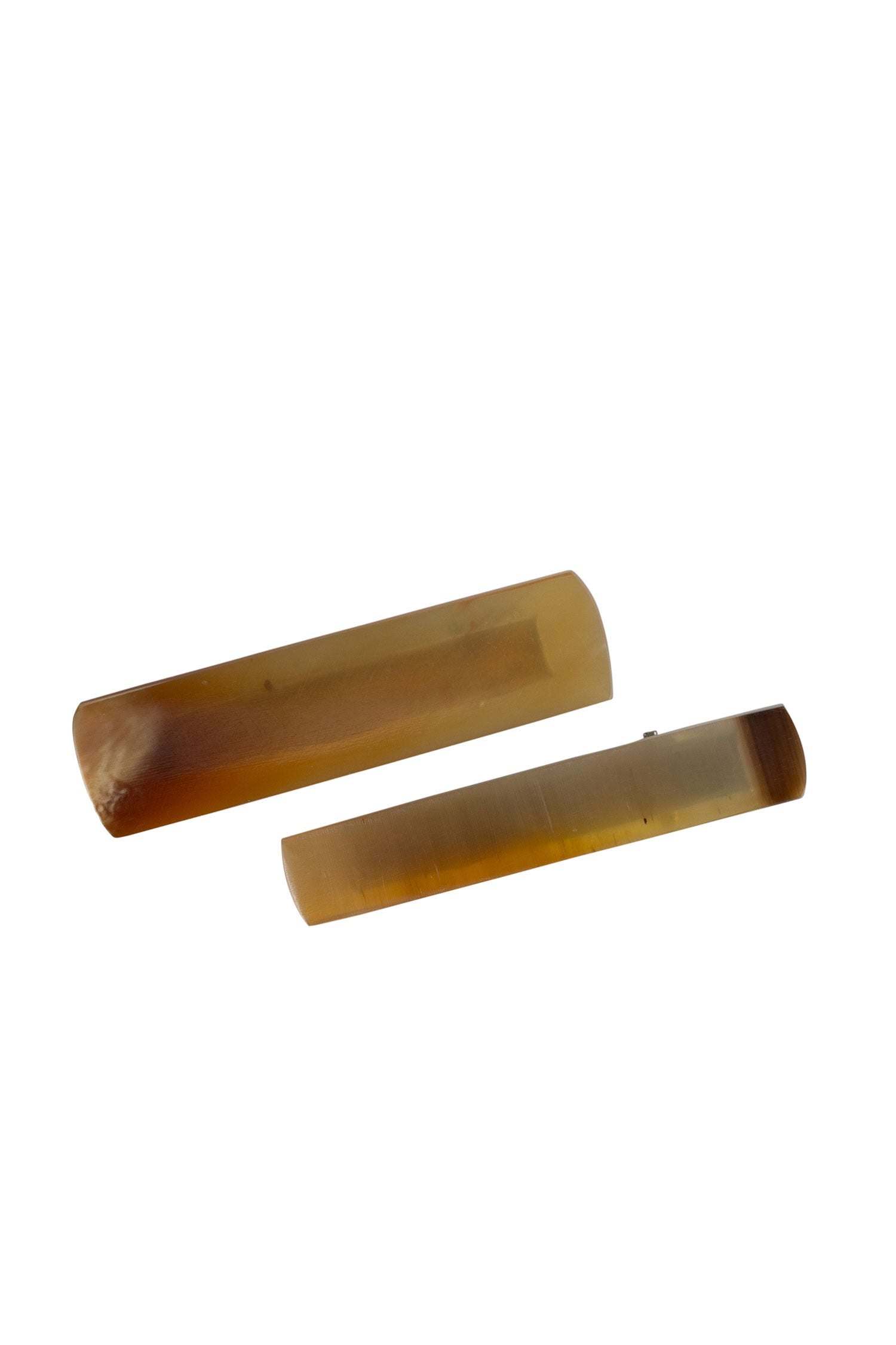 Asha reclaimed horn hair clip showcasing elegant design and craftsmanship.